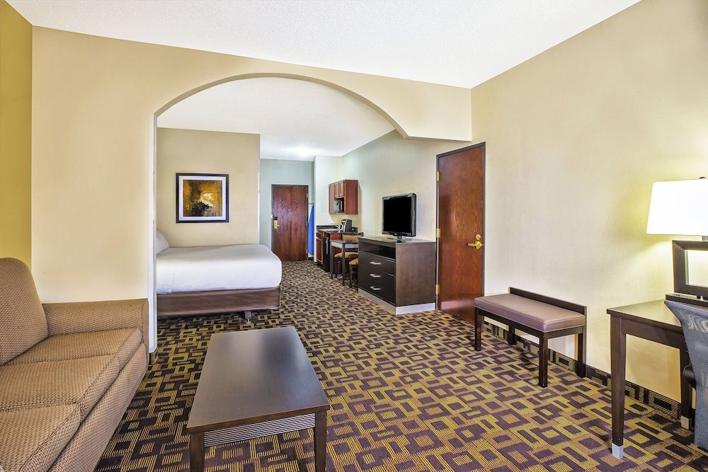 Holiday Inn Express & Suites MARYSVILLE by IHG 1