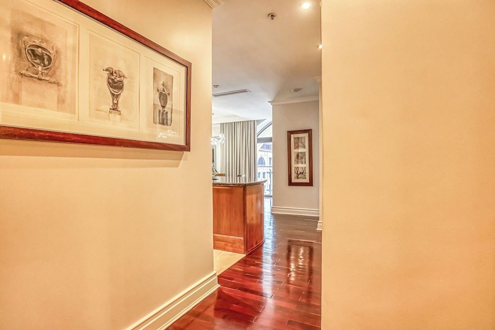 Luxurious Two-Bedroom Apartment 2