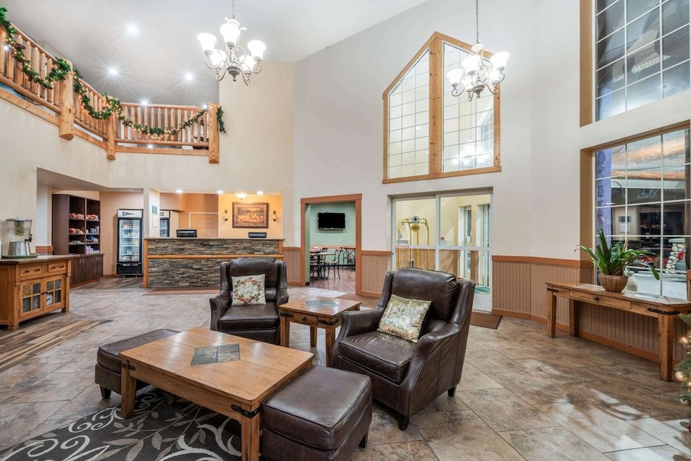 La Quinta by Wyndham Belgrade - Bozeman Airport 1