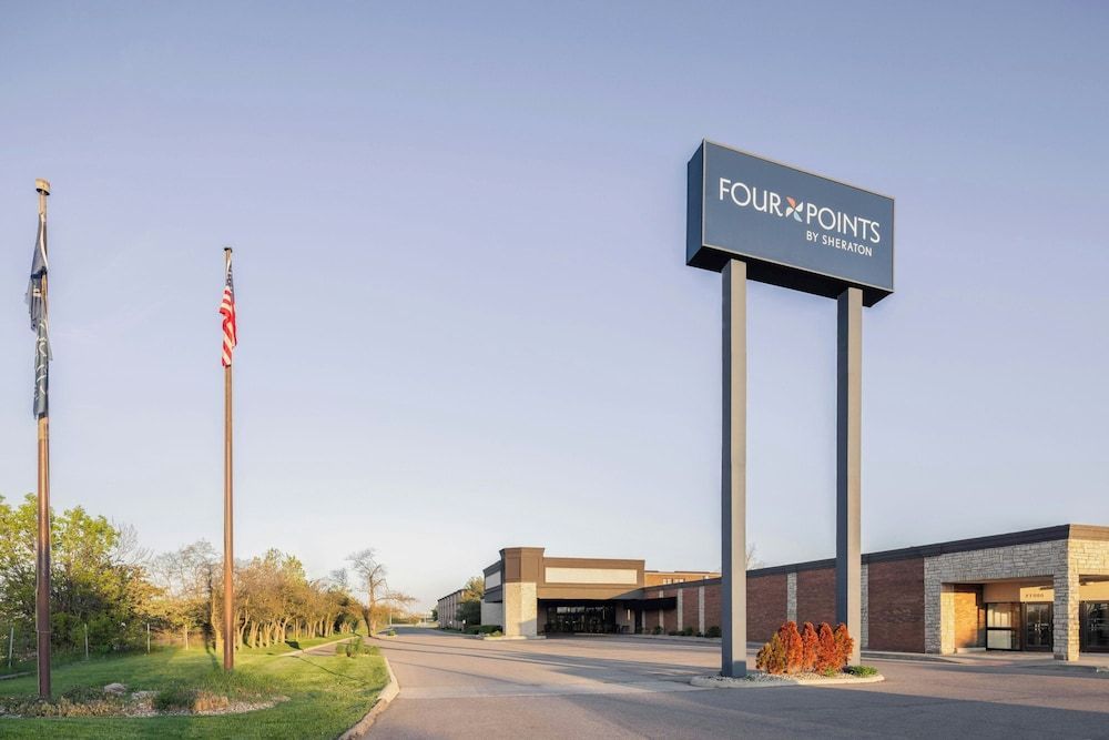 Four Points by Sheraton Detroit Novi 1