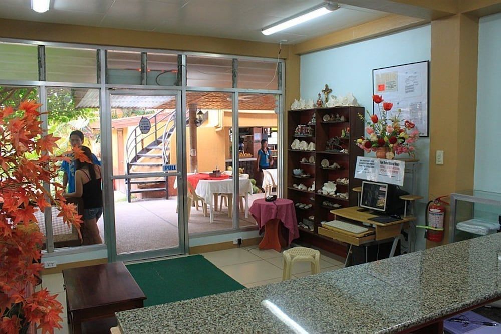 Lost Horizon Beach Dive Resort 2