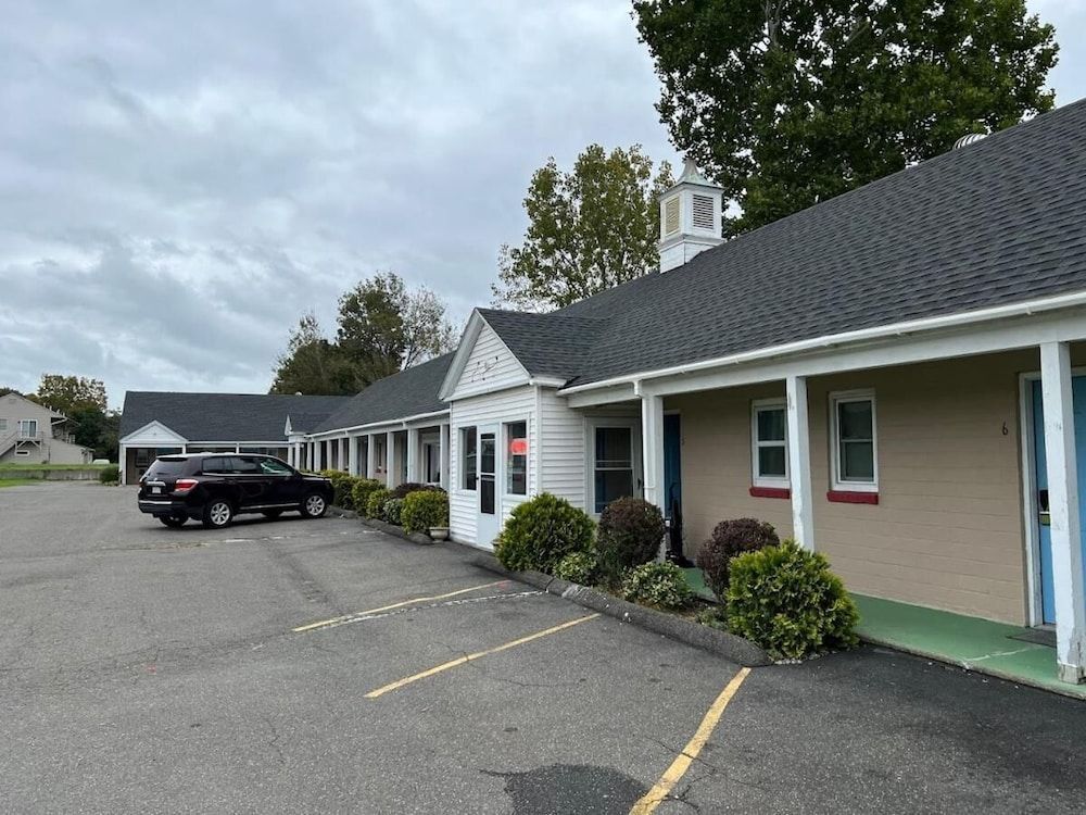 River Valley Inn 1