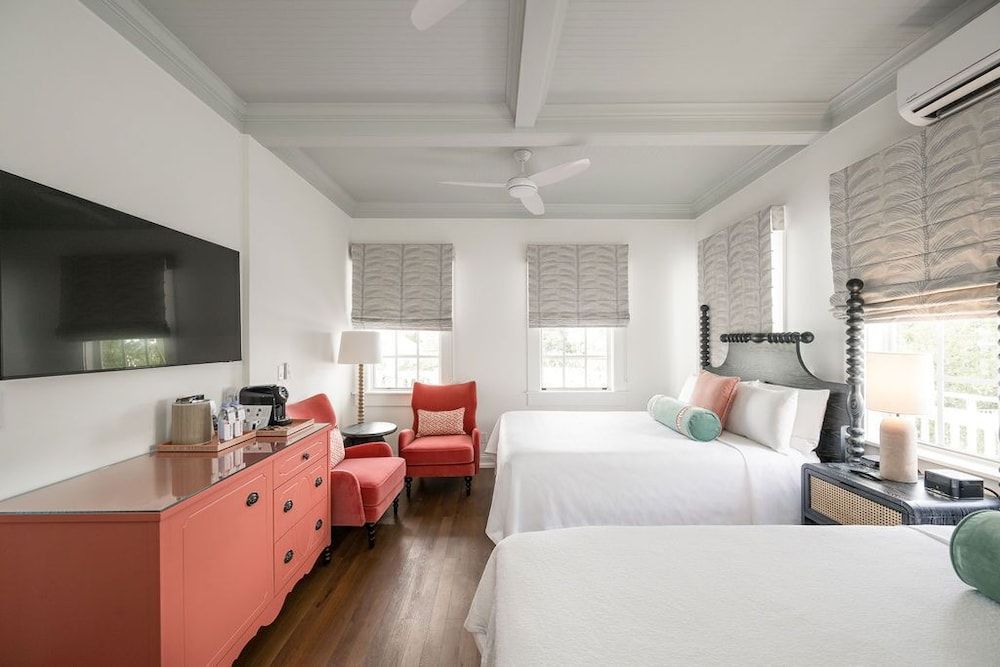 Duval Gardens at Southernmost Beach Resort – Adults Only 2