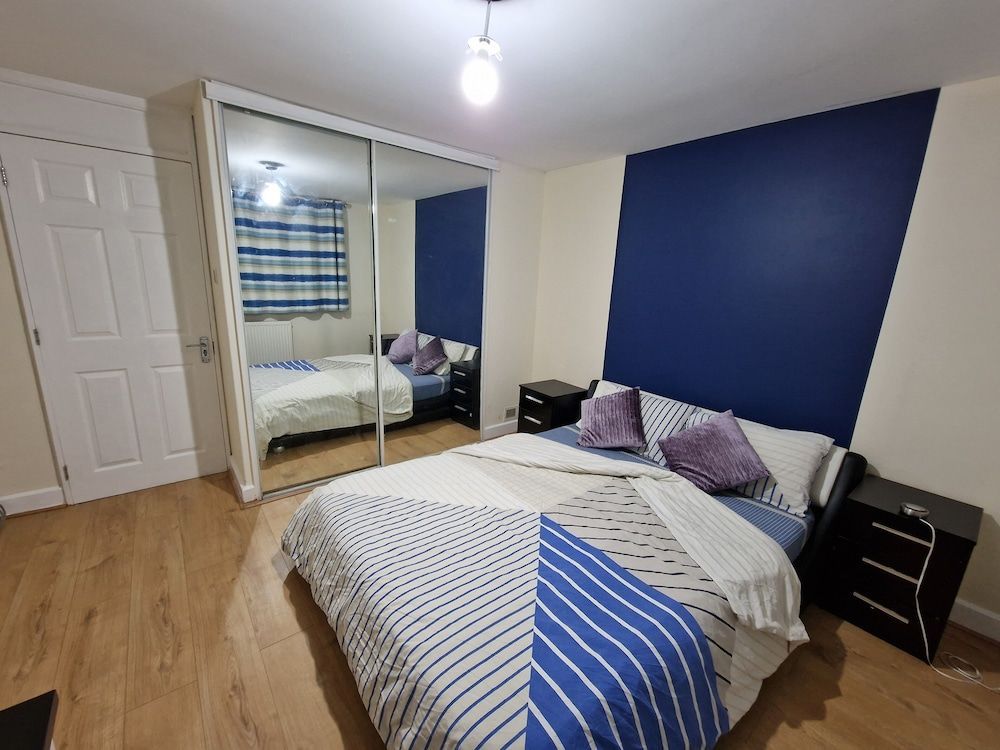 Rooms with Shared Bath Kitchen Parking 2