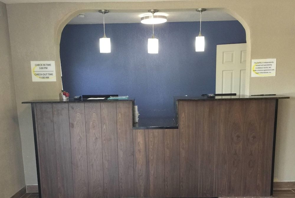 Super 8 by Wyndham Florence 2