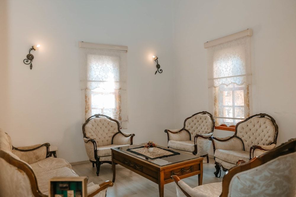 Patio Hotel 2