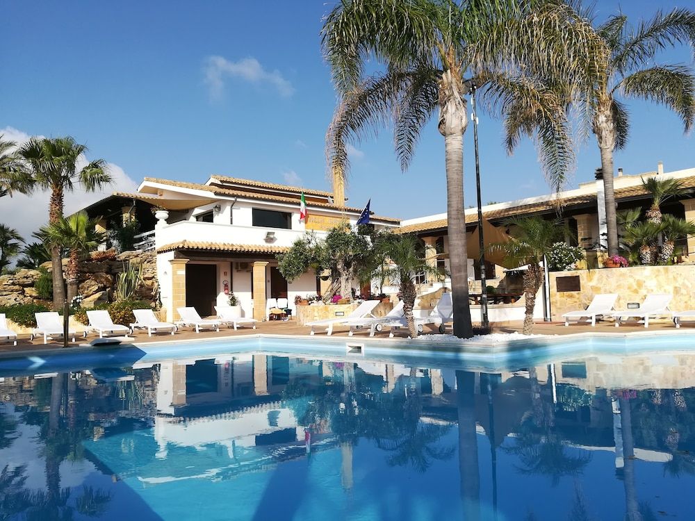 Villa Carlo Resort 1