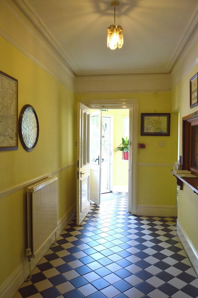 Victoria Lodge Guest House 1