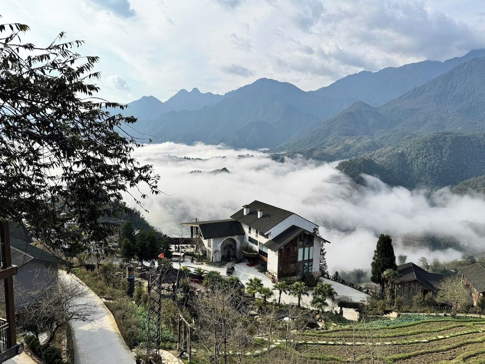 Sapa Cat Cat Hills Resort & Spa 1