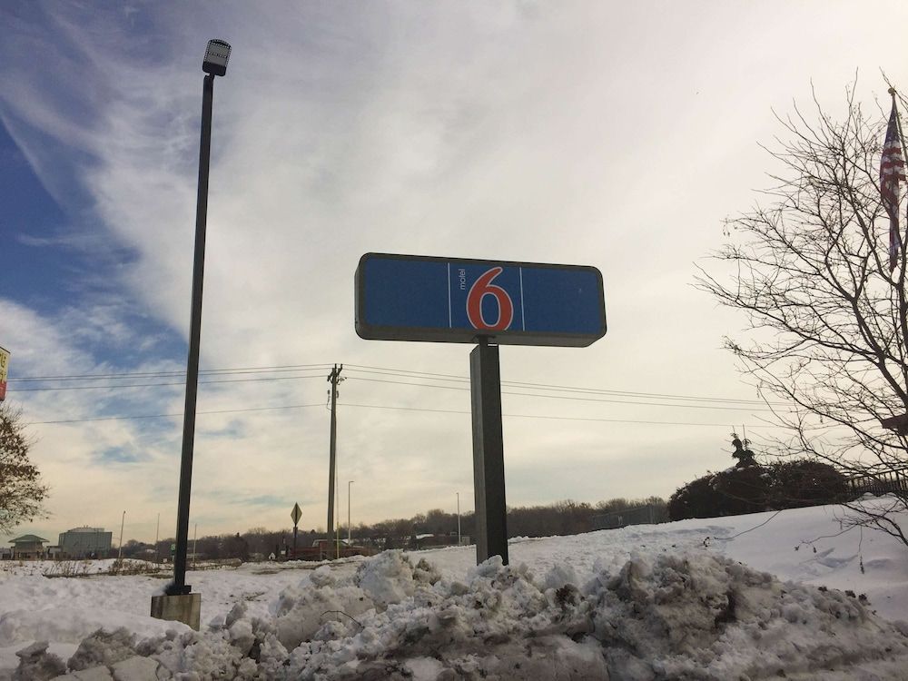 Motel 6-Burnsville, MN 1