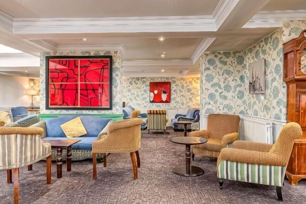 Mercure Salisbury White Hart Hotel & Apartments 1