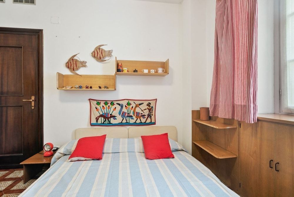 Camogli Bright Apartment with Parking 2