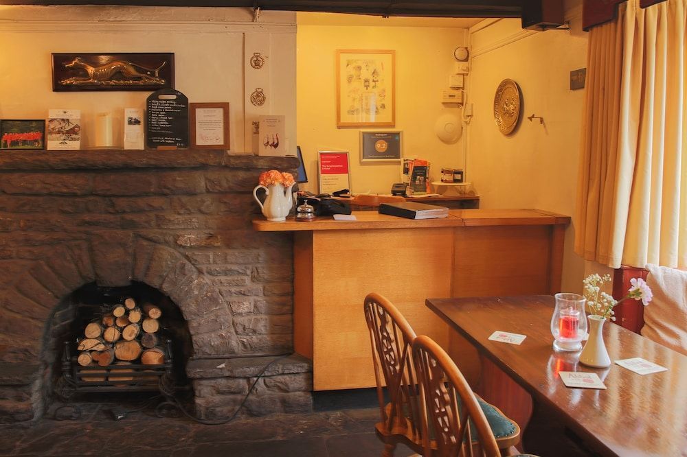 The Greyhound Inn and Hotel 2