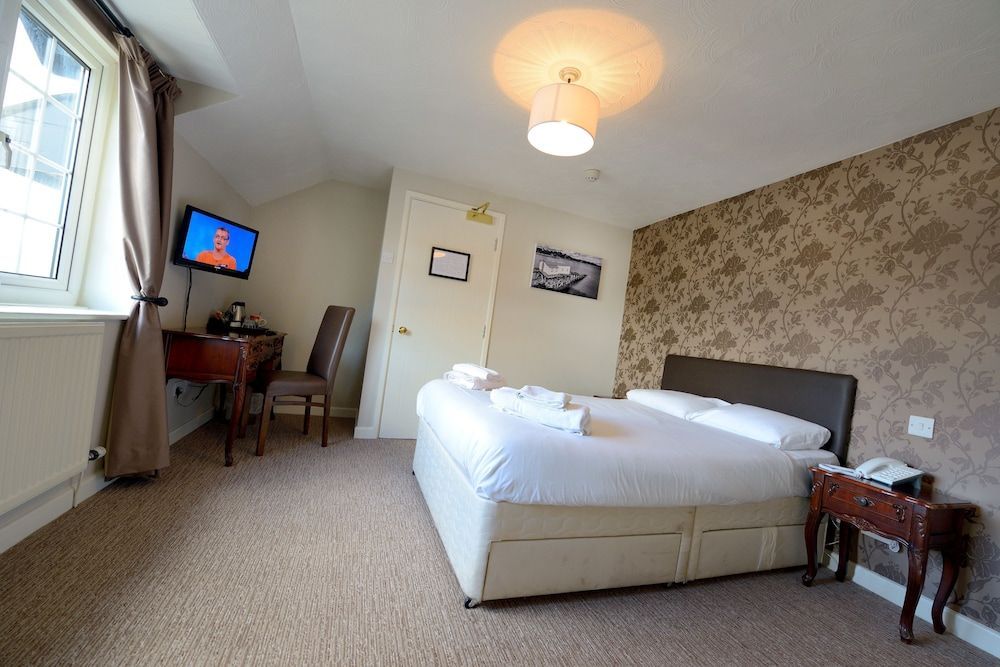 Savoy Country Inn 2