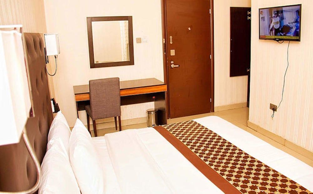 Lakeem Suites - Agboyin Surulere 2
