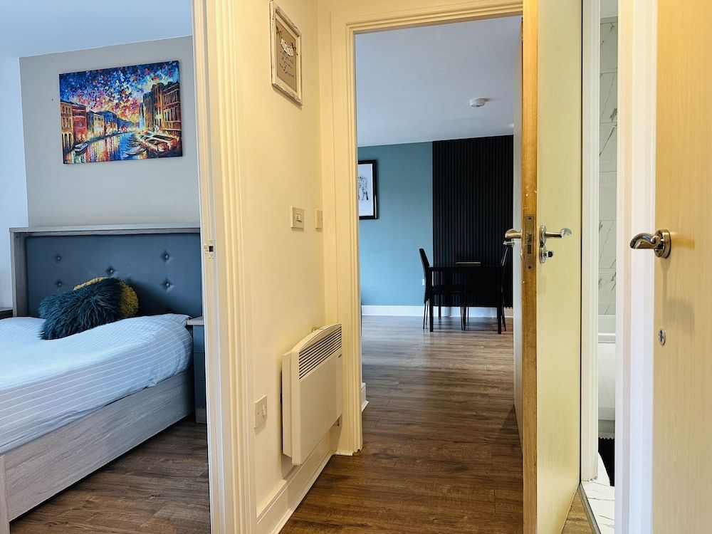 Grand Central Apartments, Centro 2