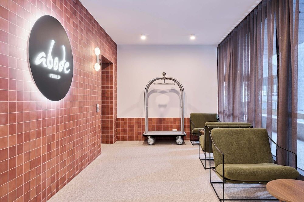 Abode Phillip 2