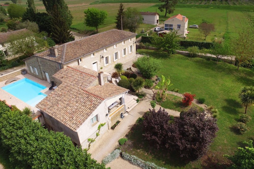 Domaine Des Deux Rivières 1