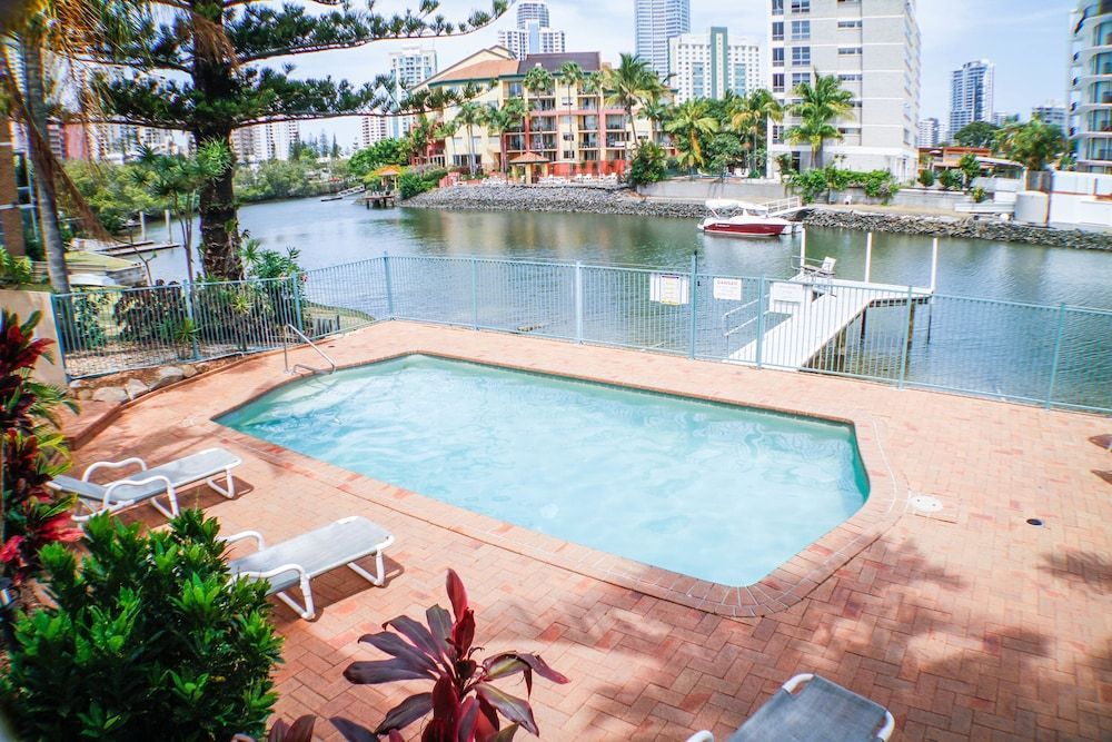 Surfers Riverside Apartments 1