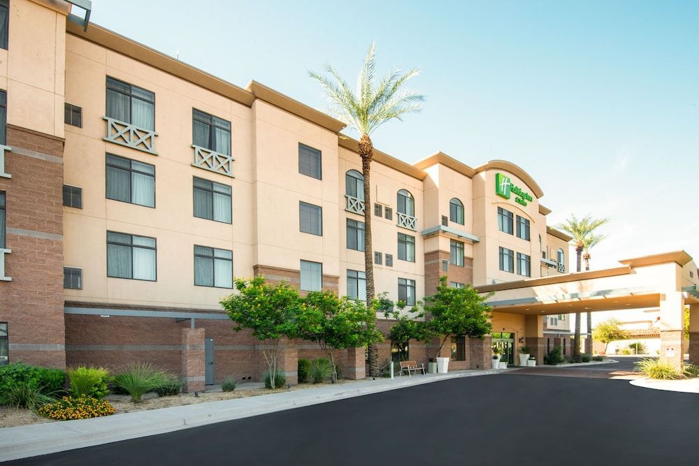 Holiday Inn & Suites GOODYEAR - WEST PHOENIX AREA by IHG 1