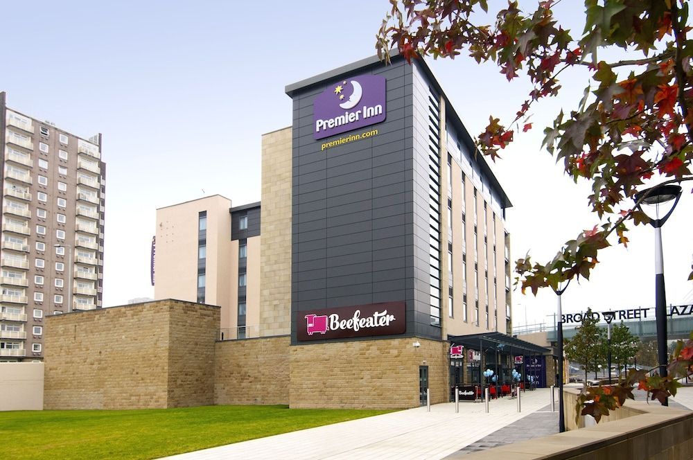 Premier Inn Halifax Town Centre 1