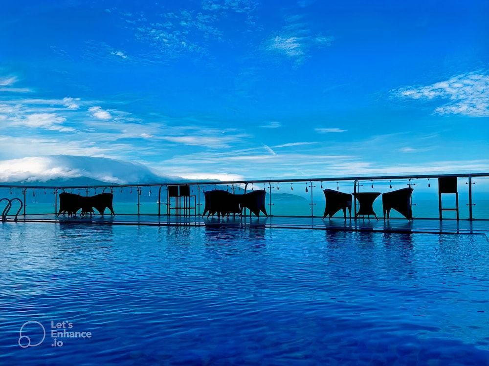 Serene Beach Hotel Danang 1