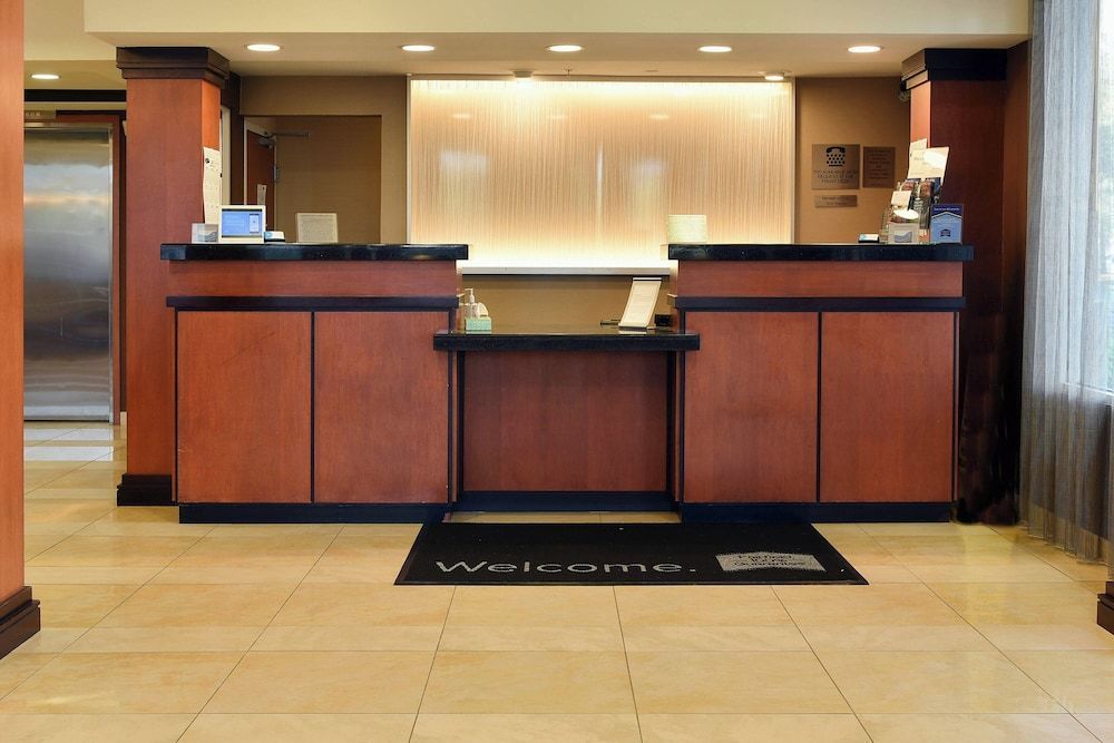 Fairfield Inn Hartford Airport 2