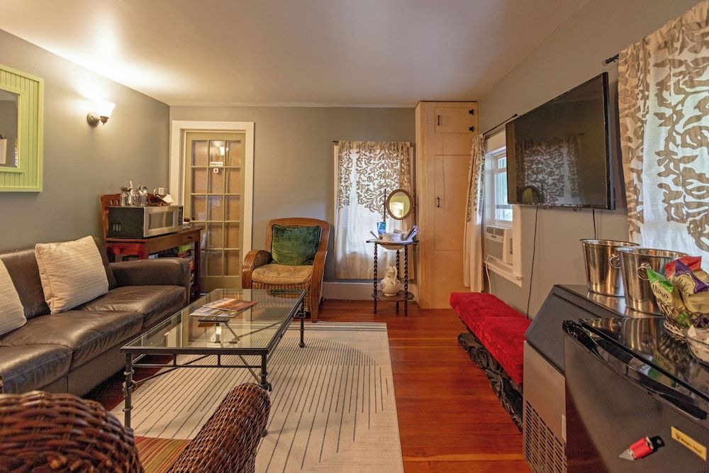 The Woodbine Inn 2