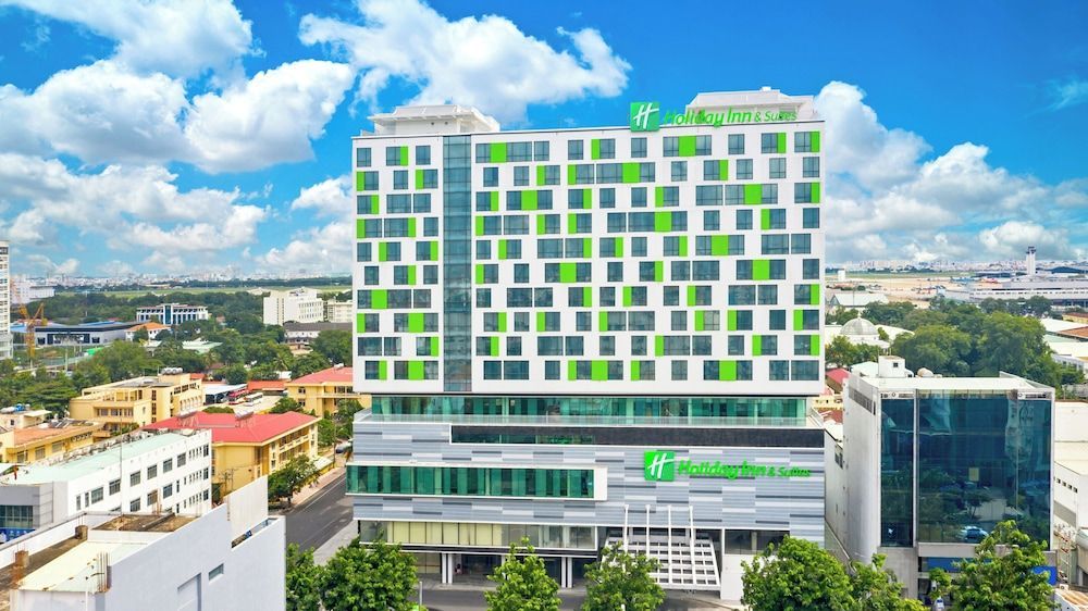 Holiday Inn & Suites Saigon Airport by IHG 1