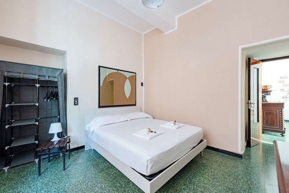 Bright flat near Porto Antico 2