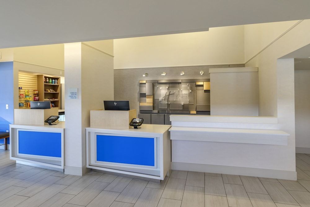 Holiday Inn Express CAPE CORAL-FORT MYERS AREA by IHG 2