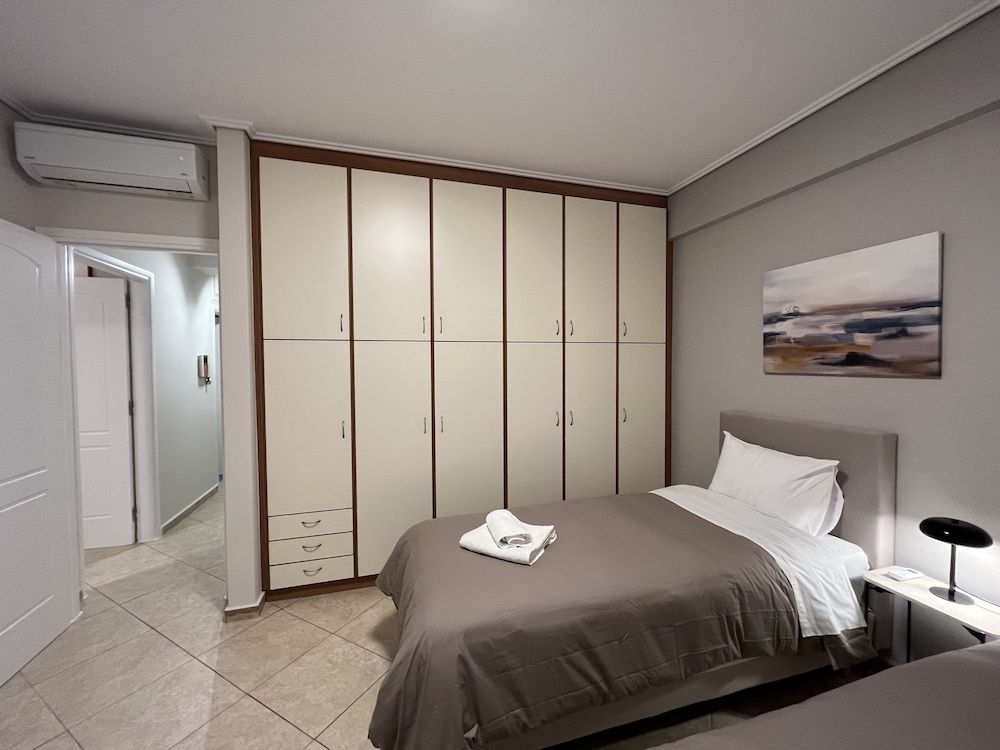 Hector Apartment Airport by Airstay 2