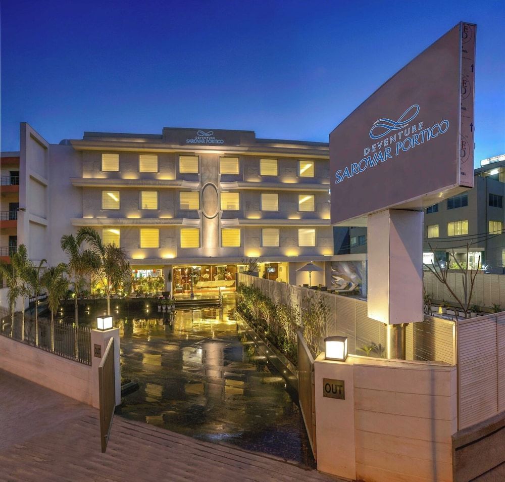 Deventure Sarovar Portico Kapashera, New Delhi 1
