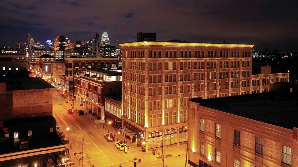 Hotel Covington Cincinnati Riverfront 1