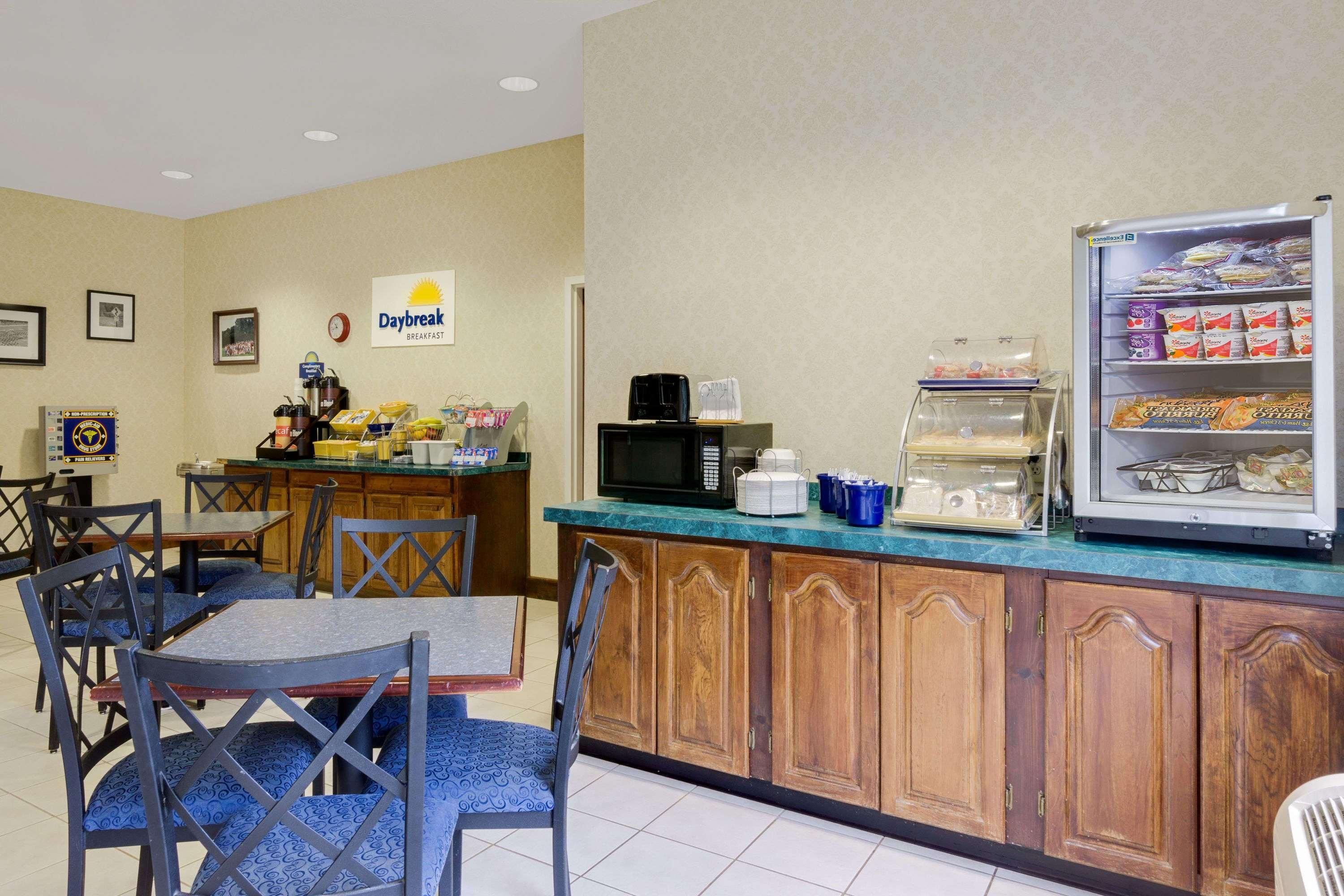 Magnason Hotel West Liberty 2