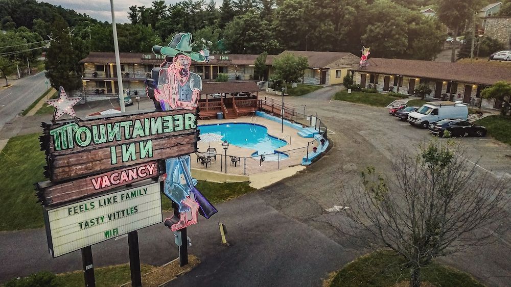 The Mountaineer Inn 1