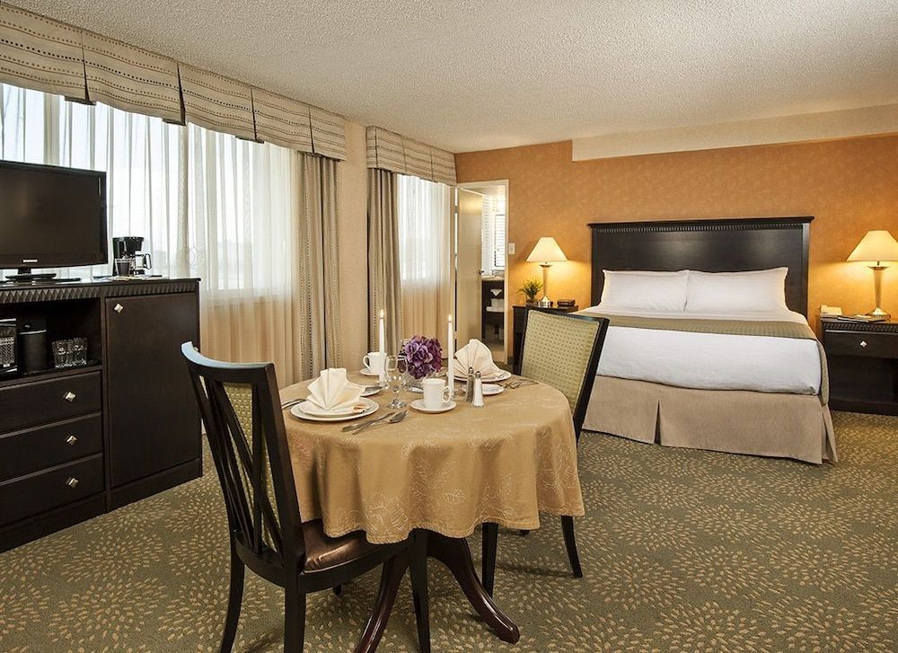 Holiday Inn ALEXANDRIA - CARLYLE by IHG 2