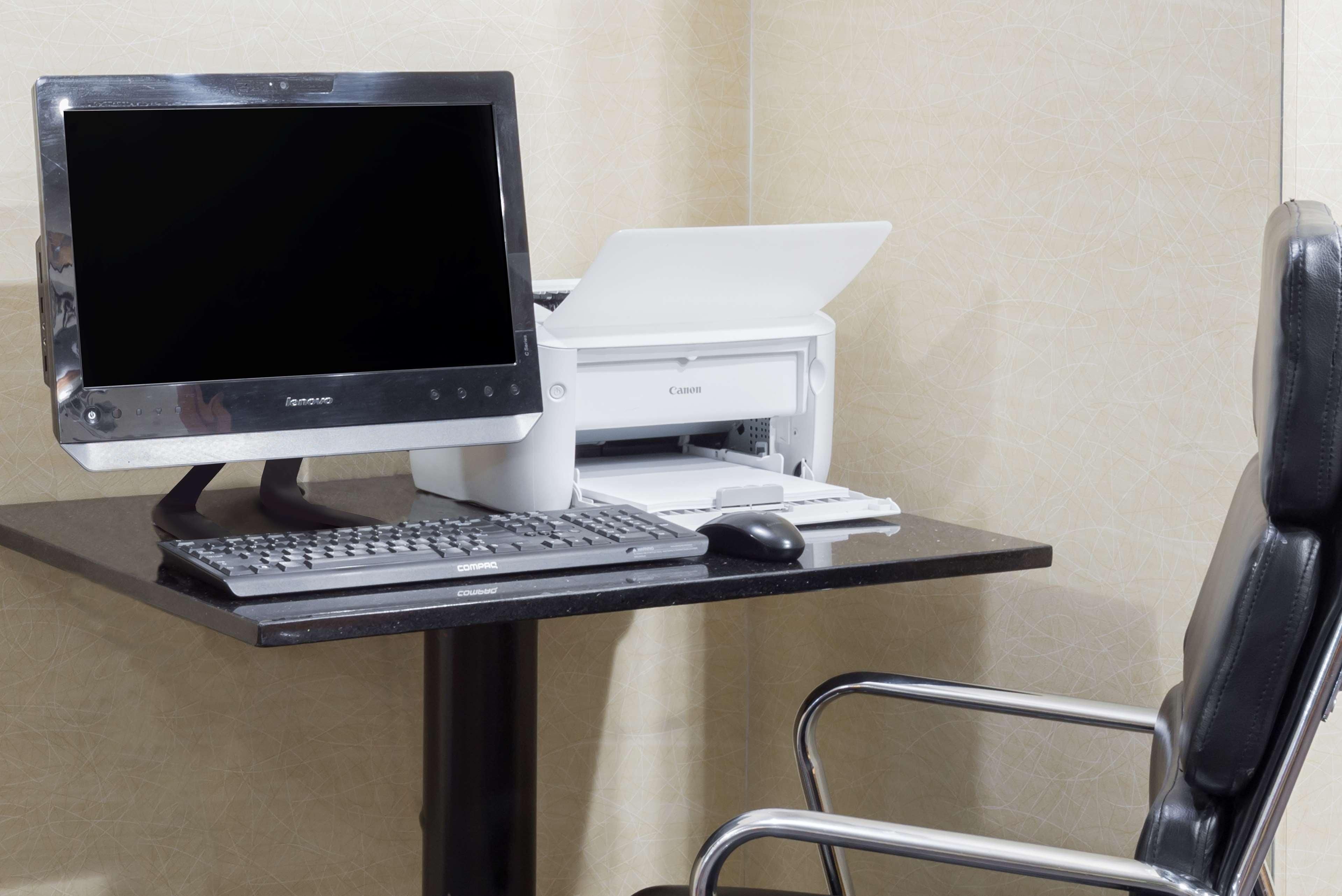 Days Inn by Wyndham Pittsburgh-Harmarville 1
