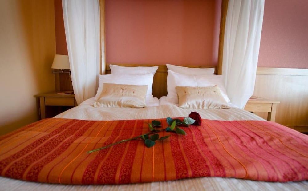 Hotel Restaurant Gondűző 2