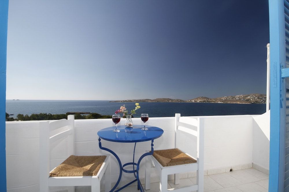 Stratos Apartments & Studios 1