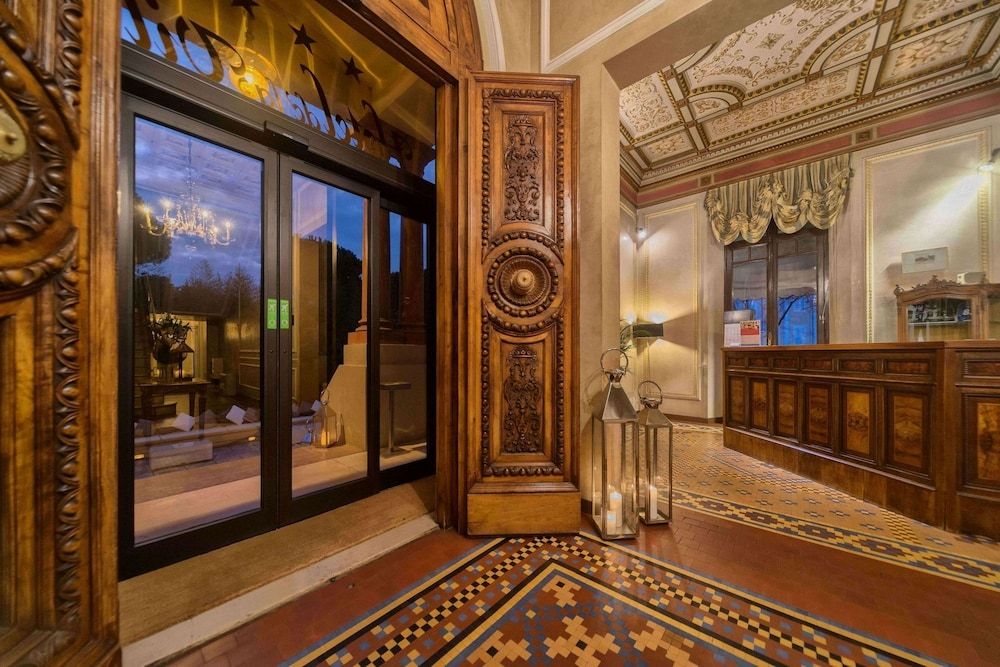 Hotel De La Ville 2