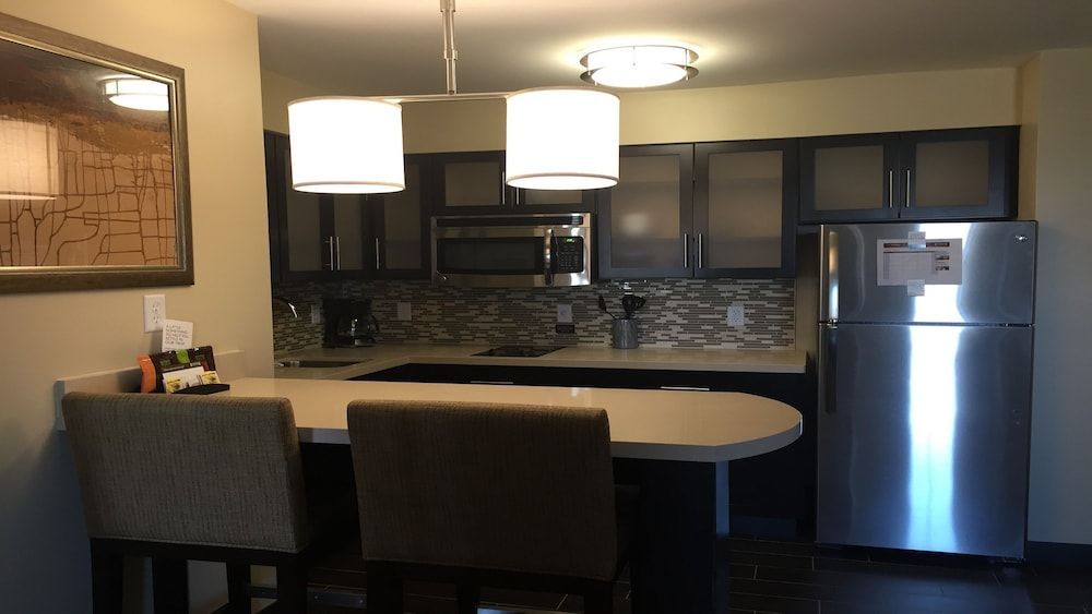 Staybridge Suites MERRILLVILLE by IHG 2