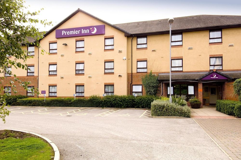 Premier Inn Chesterfield North 1