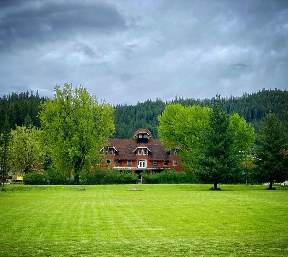 Silverton Mountain Manor 1