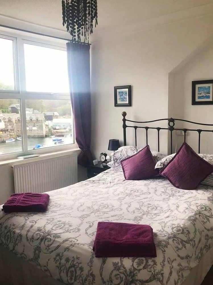 Bridgeside Guest House 2