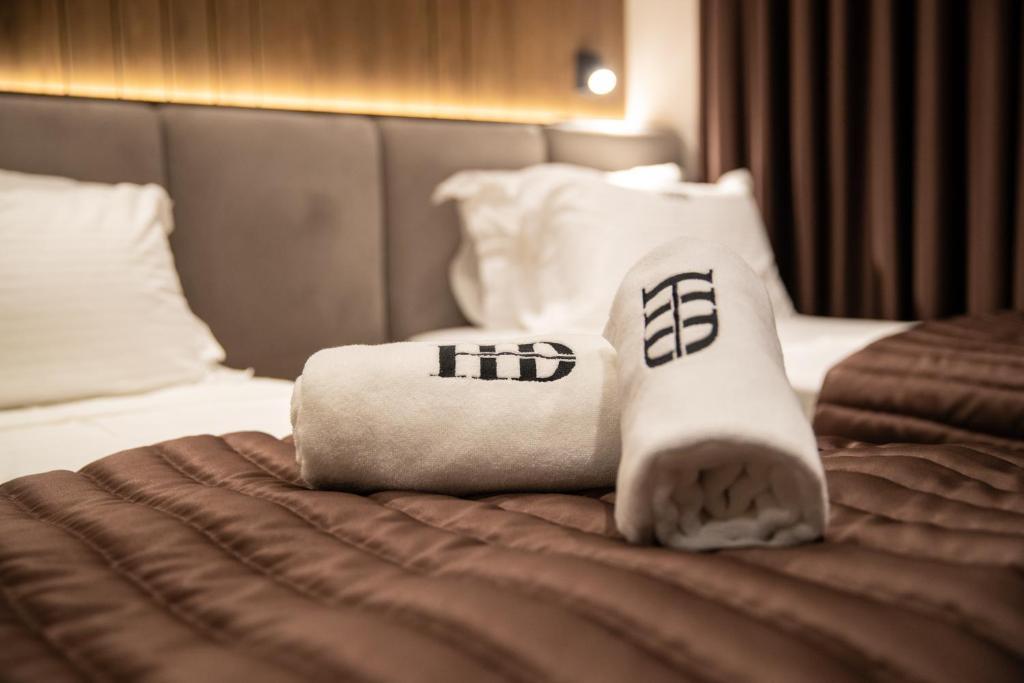 Dial Hotel 2