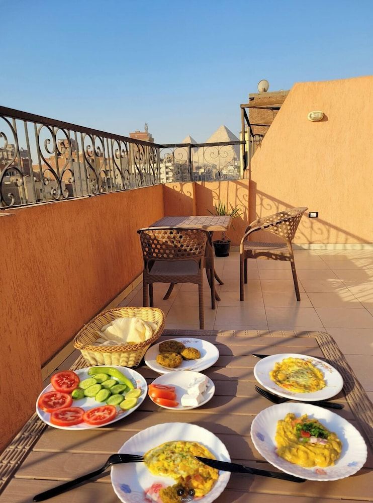 Pyramids Road Guest House 1