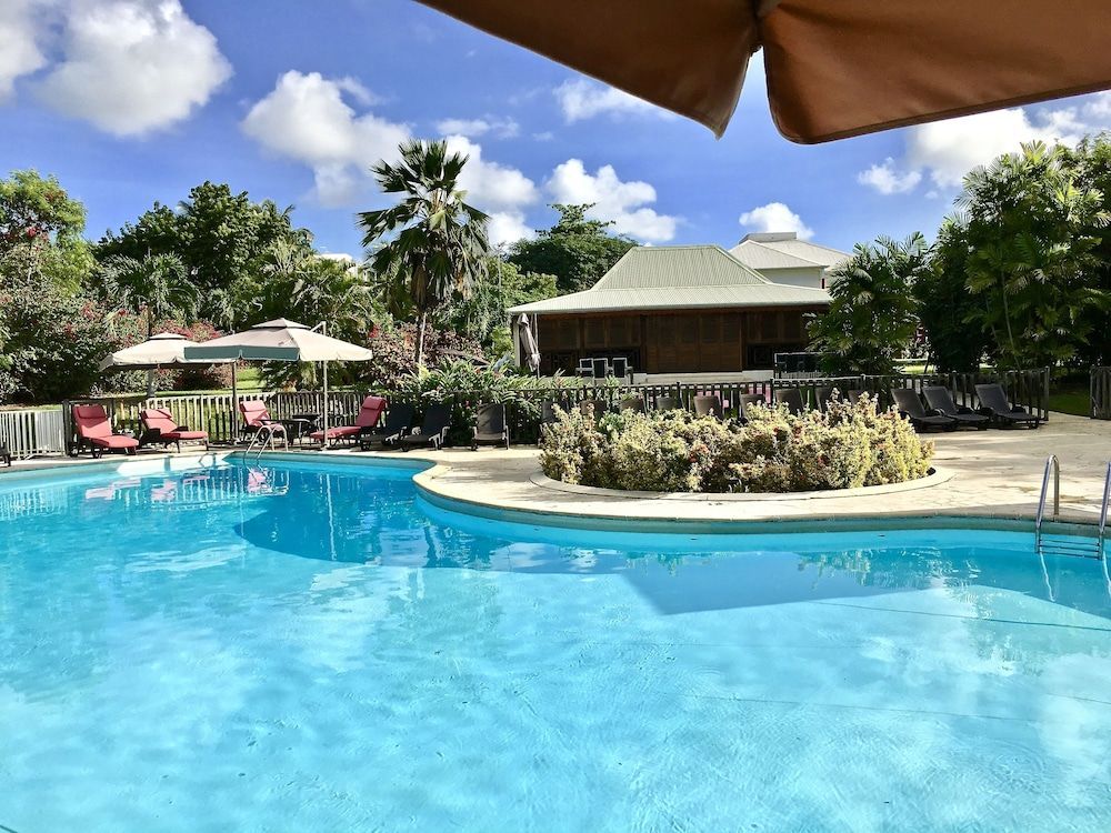 Résidence Le Vallon Guadeloupe Parc Piscine Appartements & Studios 1
