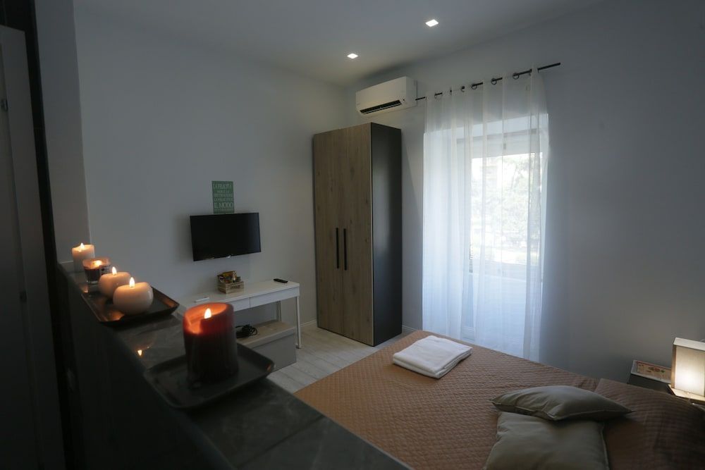 ESPOSITO PLAZA- ROOMS & SUITE 2