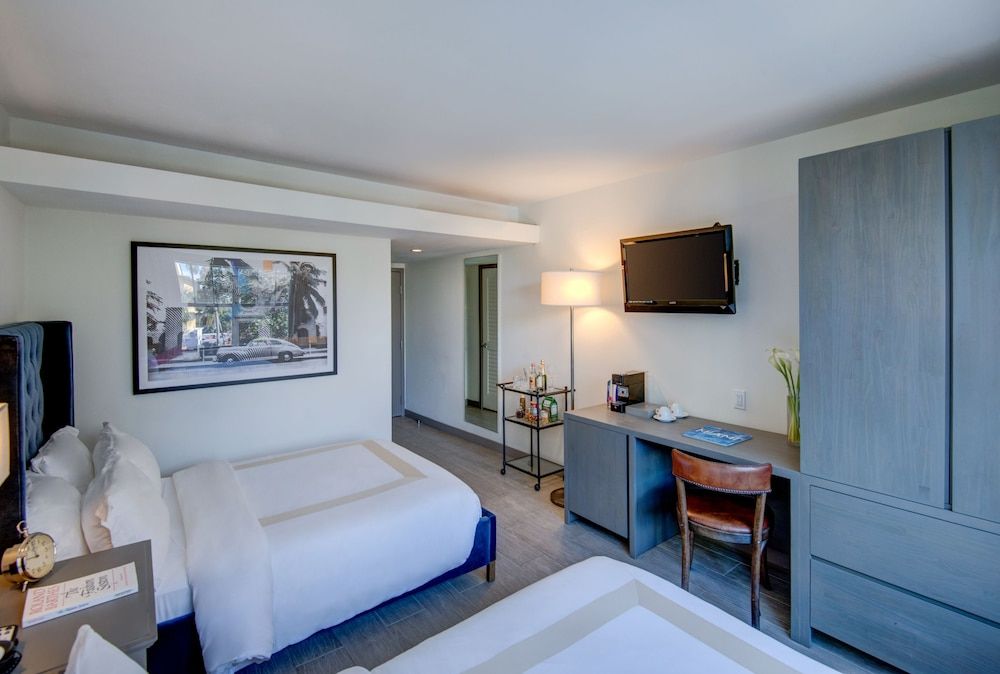 Clinton Hotel South Beach 2